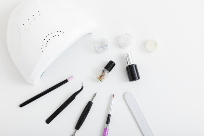 ジェルネイルに必要なアイテムが出ている様子