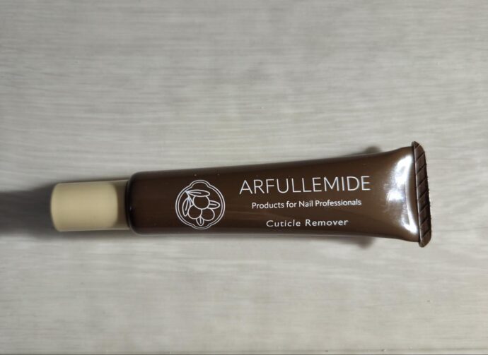 チューブタイプのキューティクルリブーバー