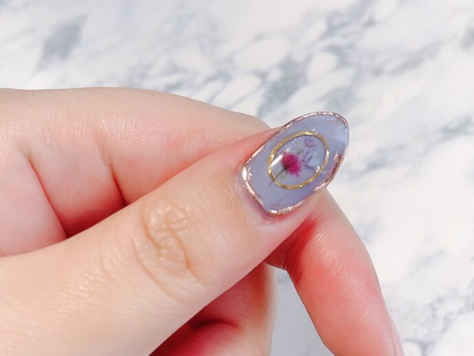 ミラーの囲みネイルデザイン