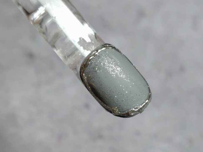 囲みラインにミラーパウダーを塗布