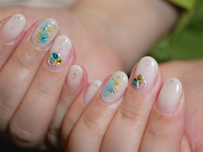 ラメラインの囲みネイルデザイン