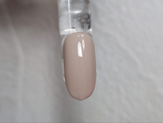 ベースカラーを塗る