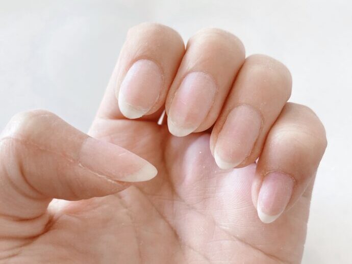 ジェルネイルをオフした手