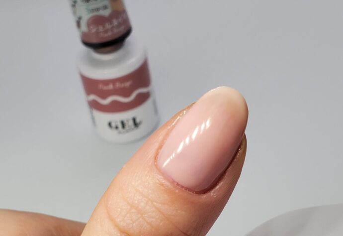 1度塗りしたダイソーのカラージェル