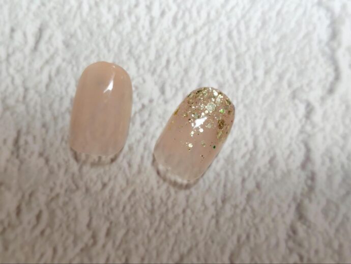 ナチュラルなヌーディー系のラメグラチップ